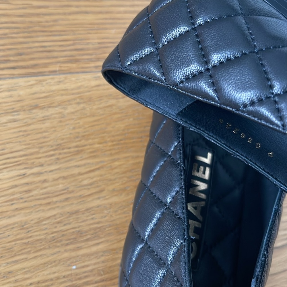 CHANEL Black Quilted Leather CC Logo Ballet Flats - Picture 6 of 9